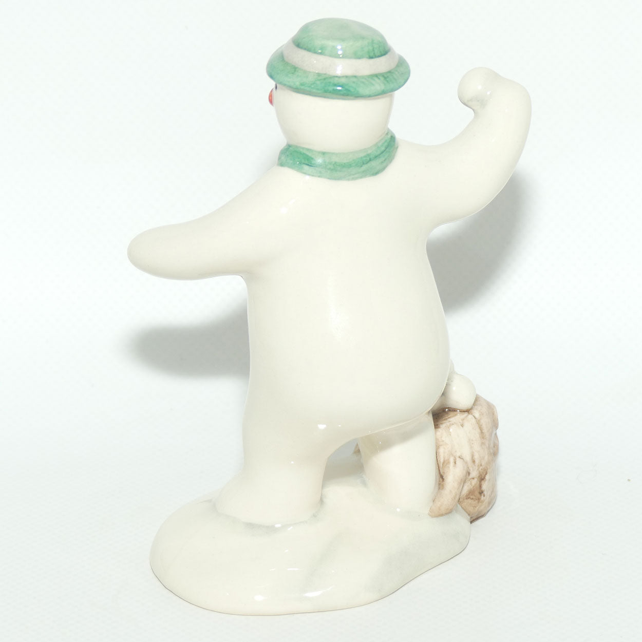 DS22 Royal Doulton Snowman figure The Snowman Snowballing