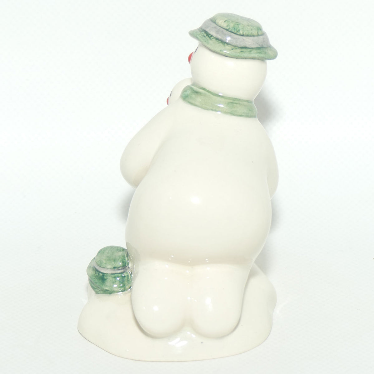 DS23 Royal Doulton Snowman figure Building the Snowman