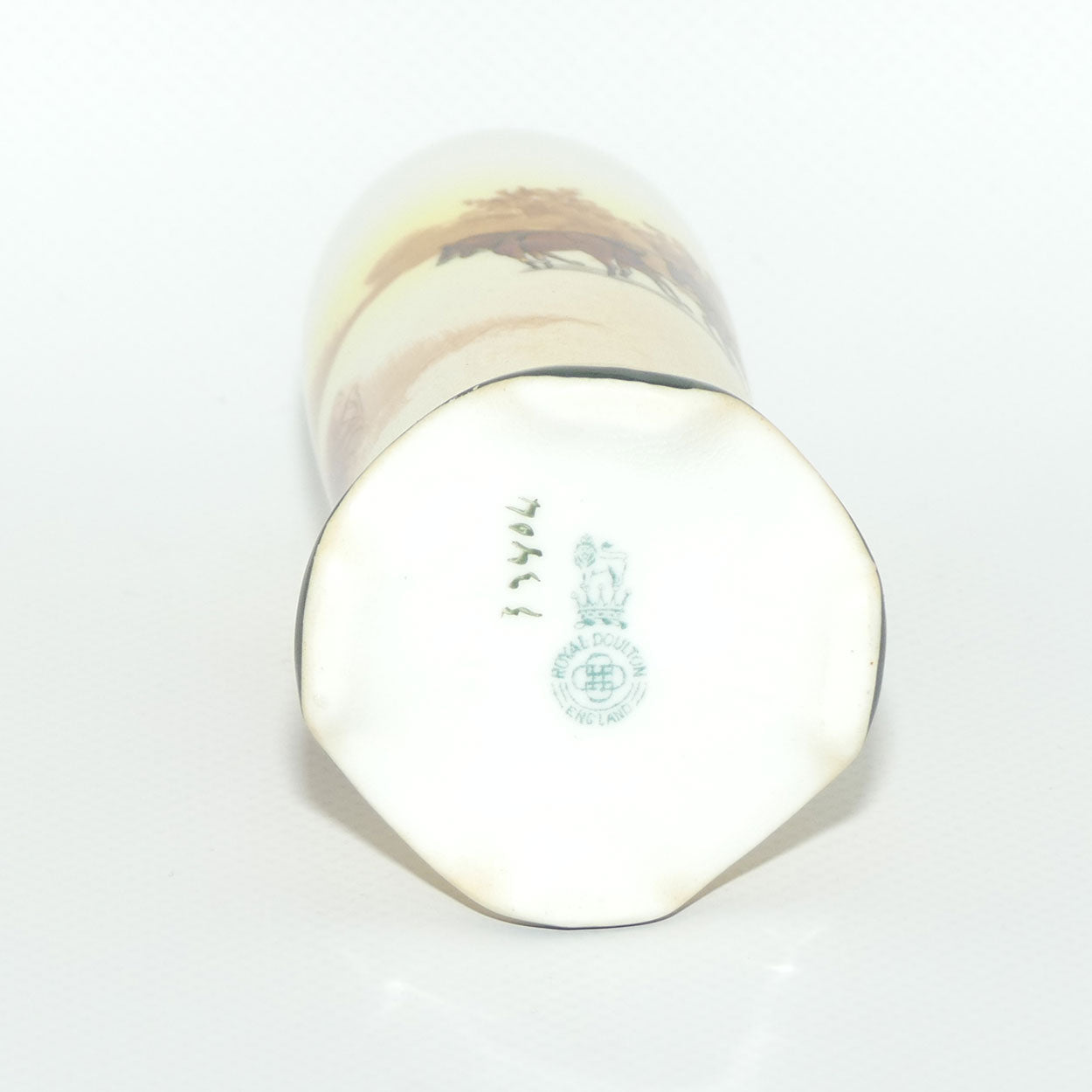 Royal Doulton Coaching Days cylindrical posy vase | Shape 7511 | E3804