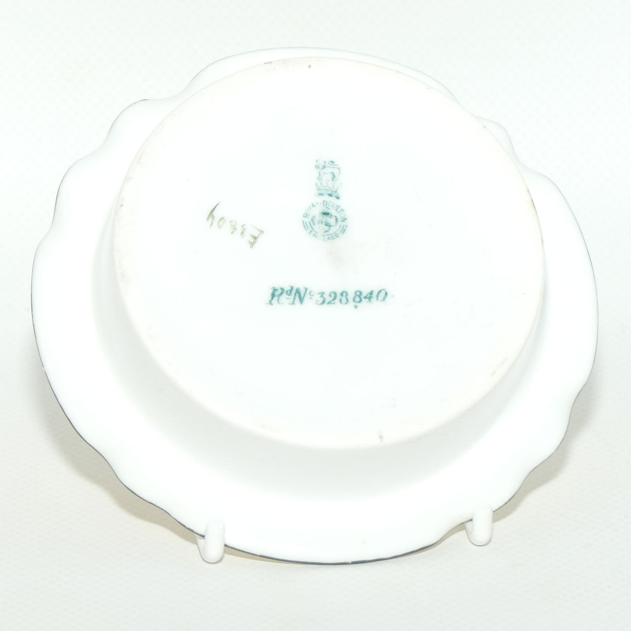 Royal Doulton Coaching Days fancy dish E3804 | Huntsman at ease on his horse