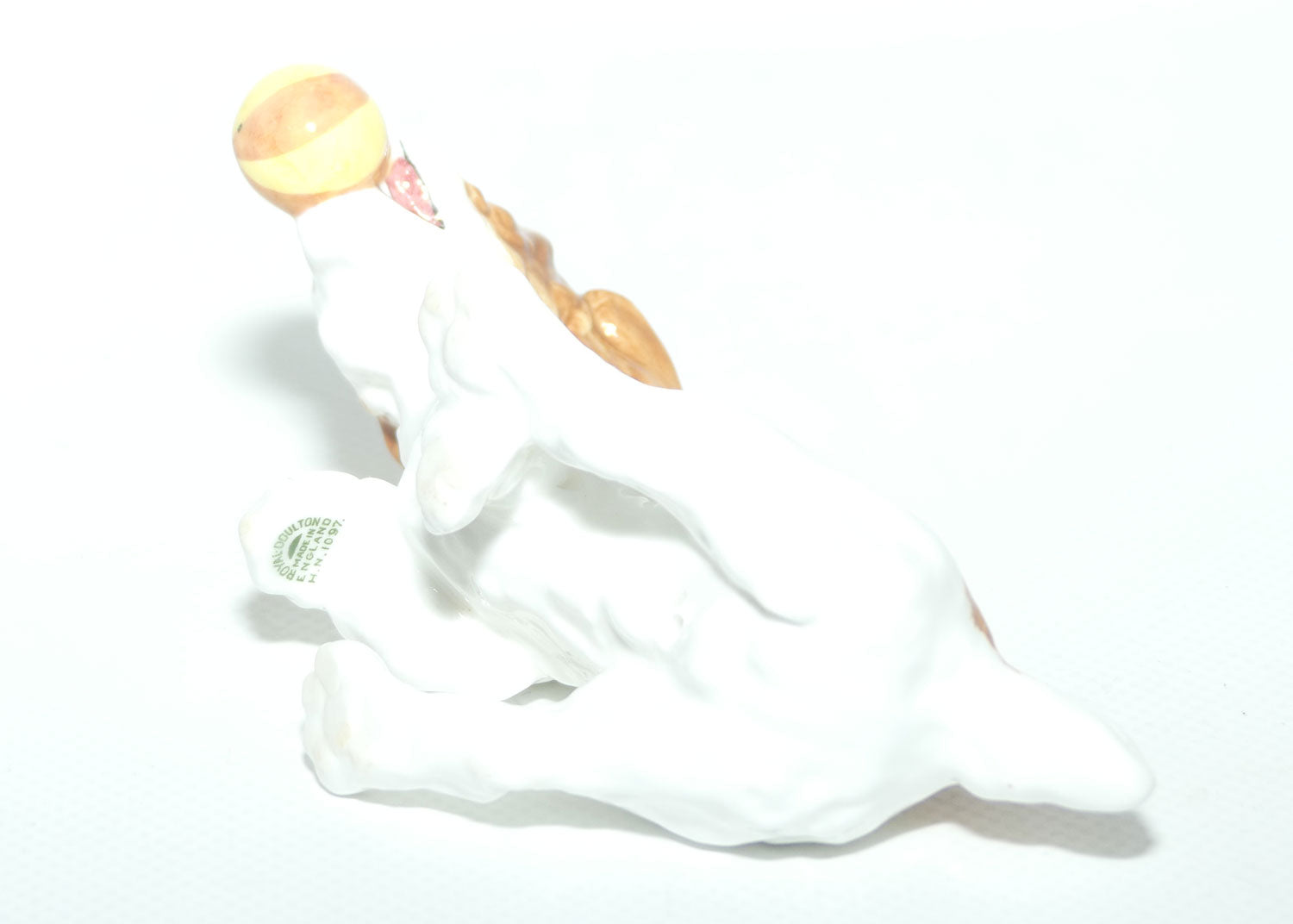 HN1097 Royal Doulton Character Dog Running with Ball