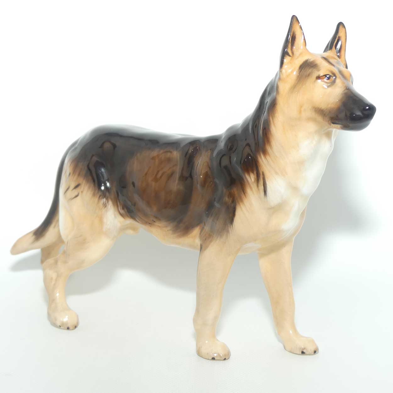 HN1116 Royal Doulton Alsatian Ch. 'Benign of Picardy' (Medium)
