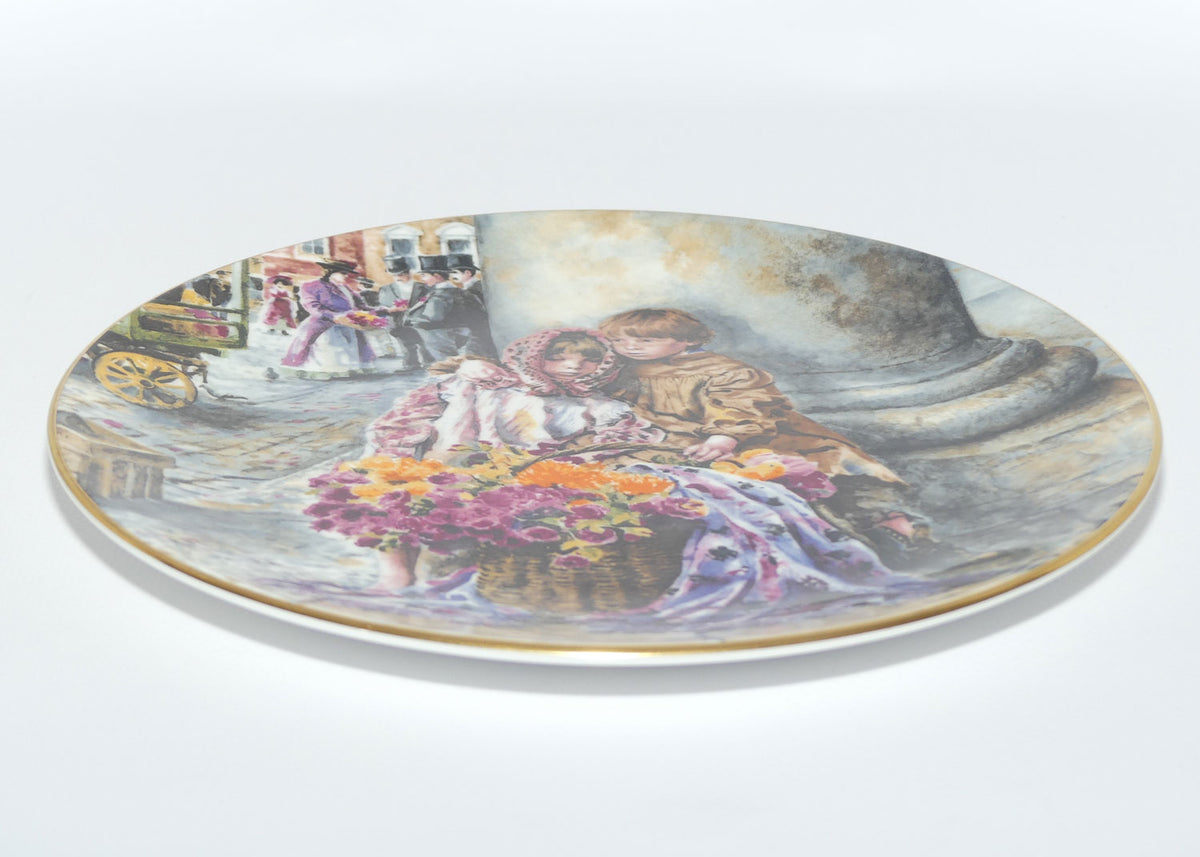 HN1342 Royal Doulton figure The Flower Seller's Children | companion plate