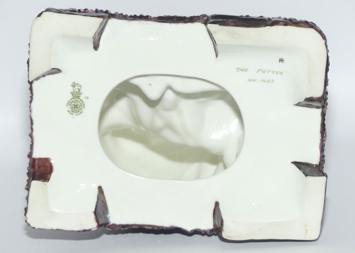 HN1493 Royal Doulton figure The Potter (Footed Base)