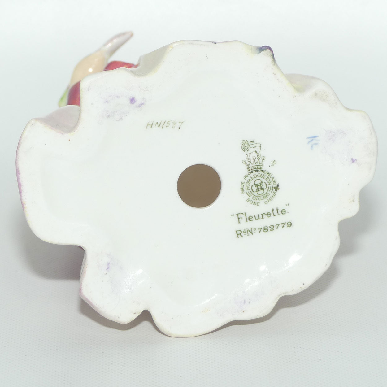 HN1587 Royal Doulton figure Fleurette | c.1944