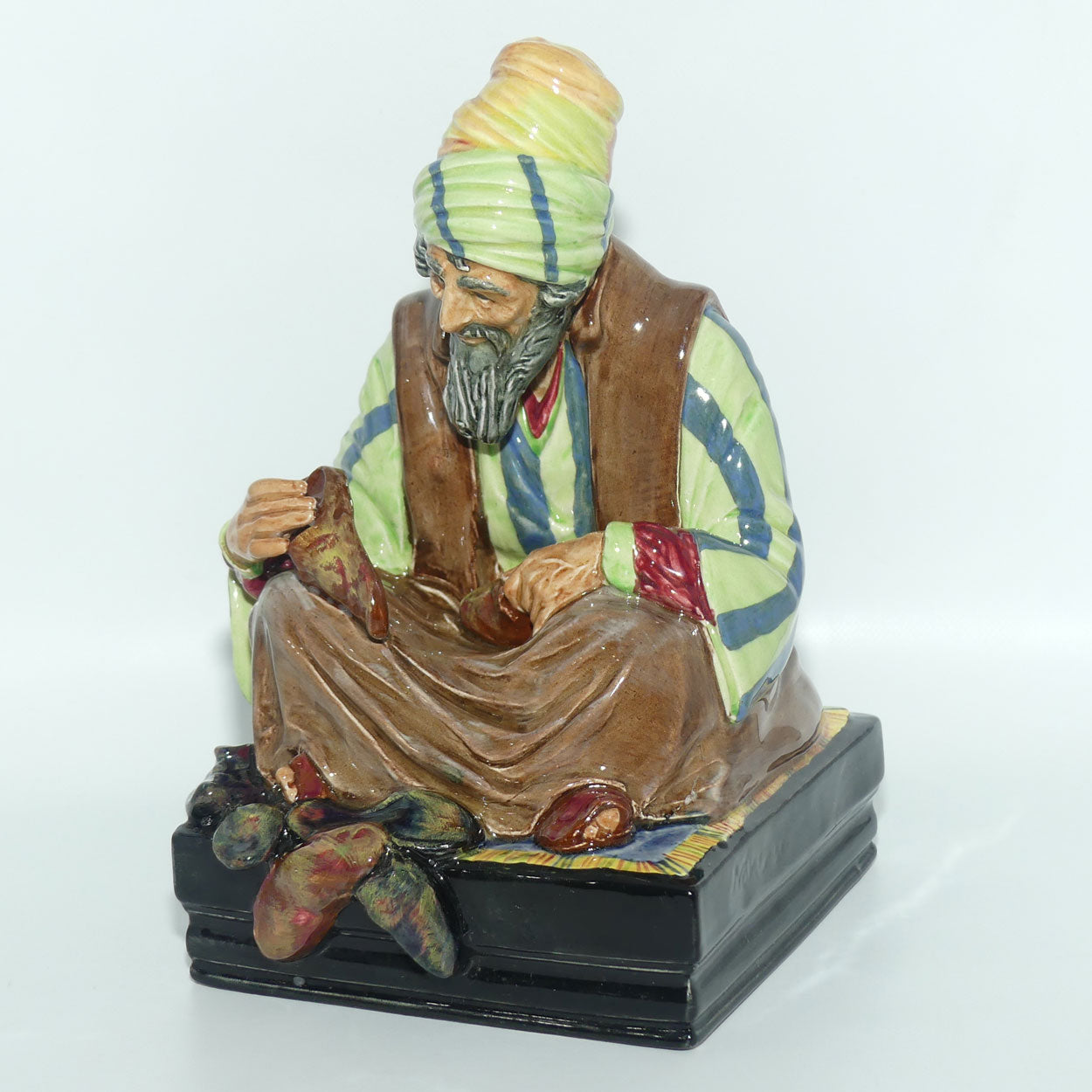 HN1706 Royal Doulton figure The Cobbler | Green and Brown