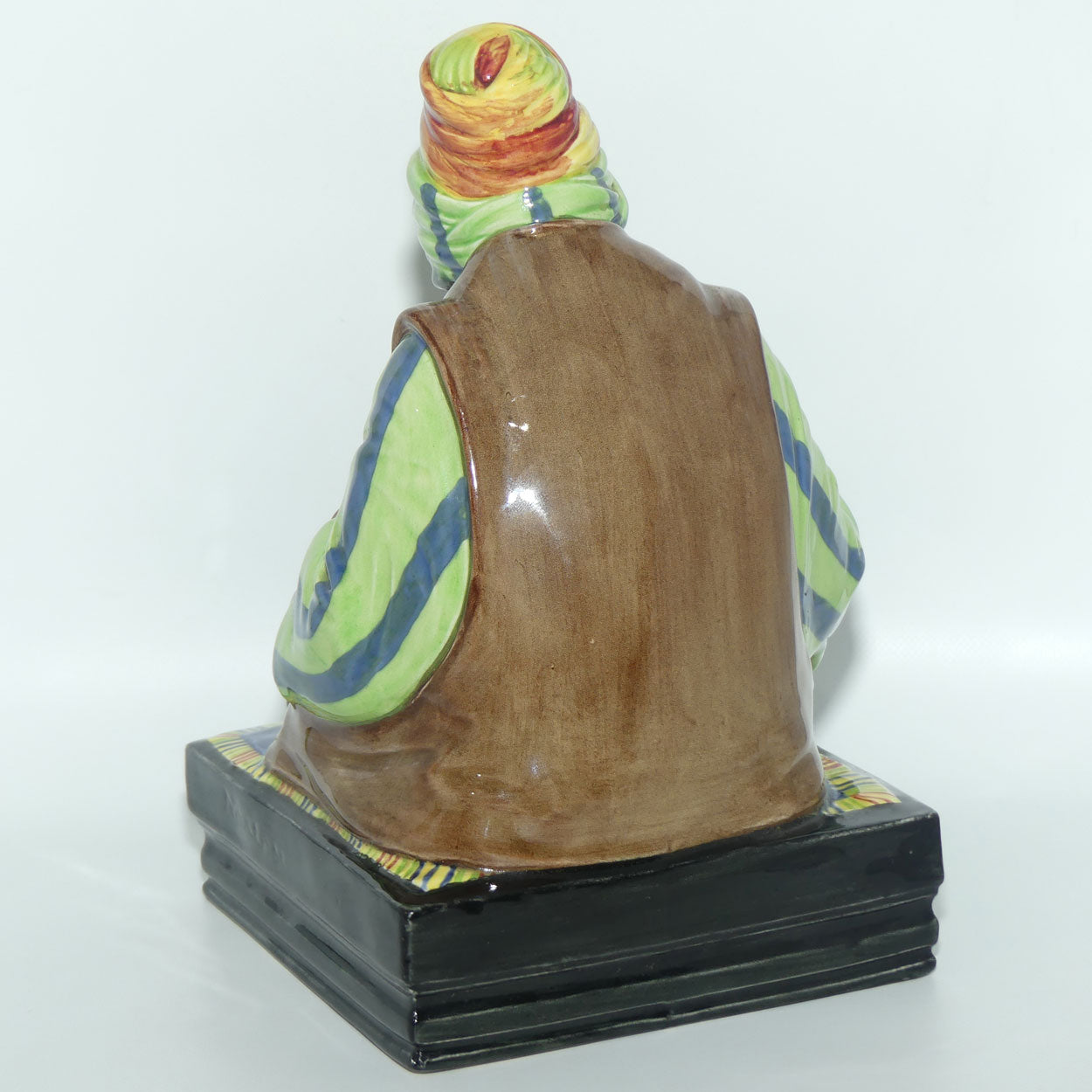 HN1706 Royal Doulton figure The Cobbler | Green and Brown