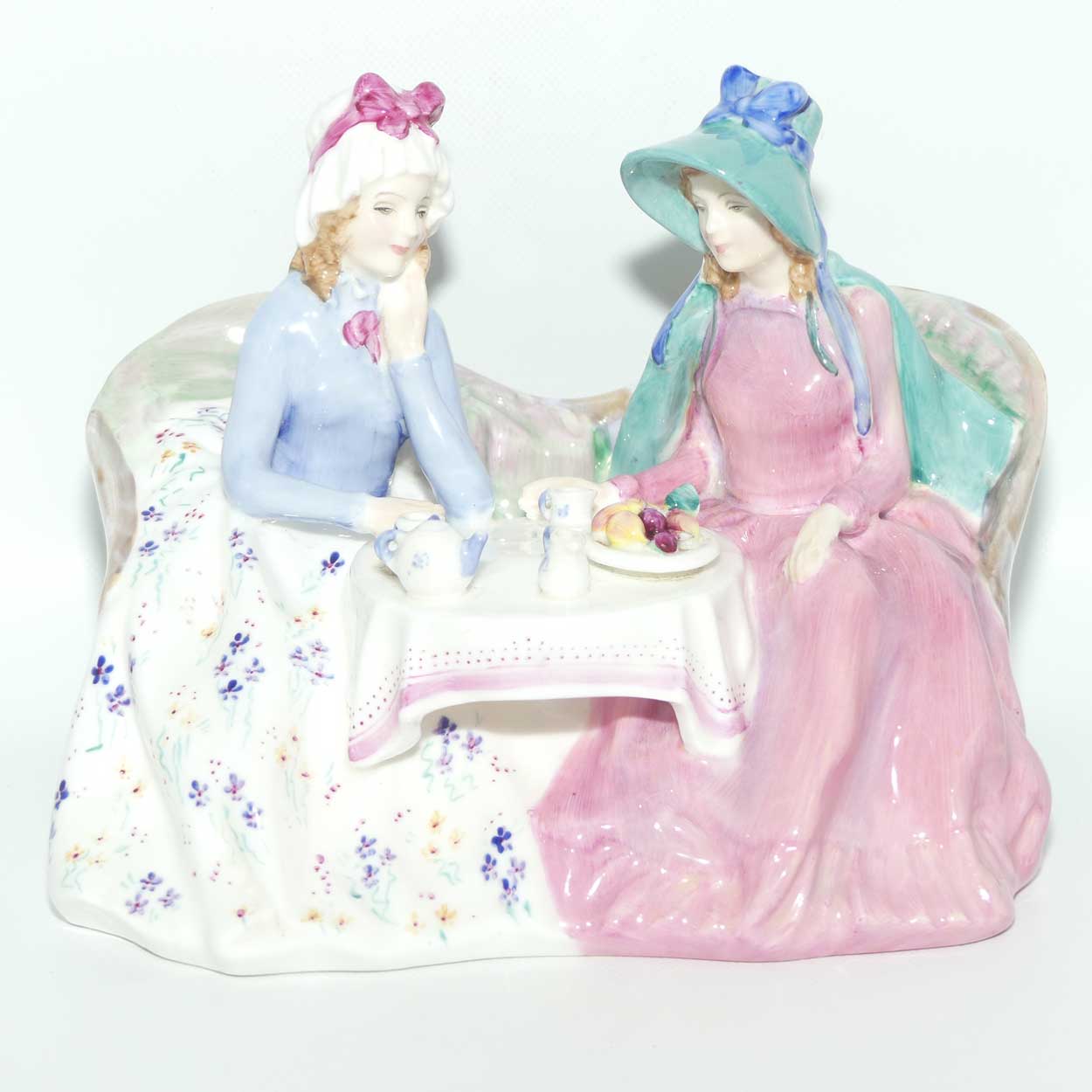 HN1747 Royal Doulton figure Afternoon Tea | later