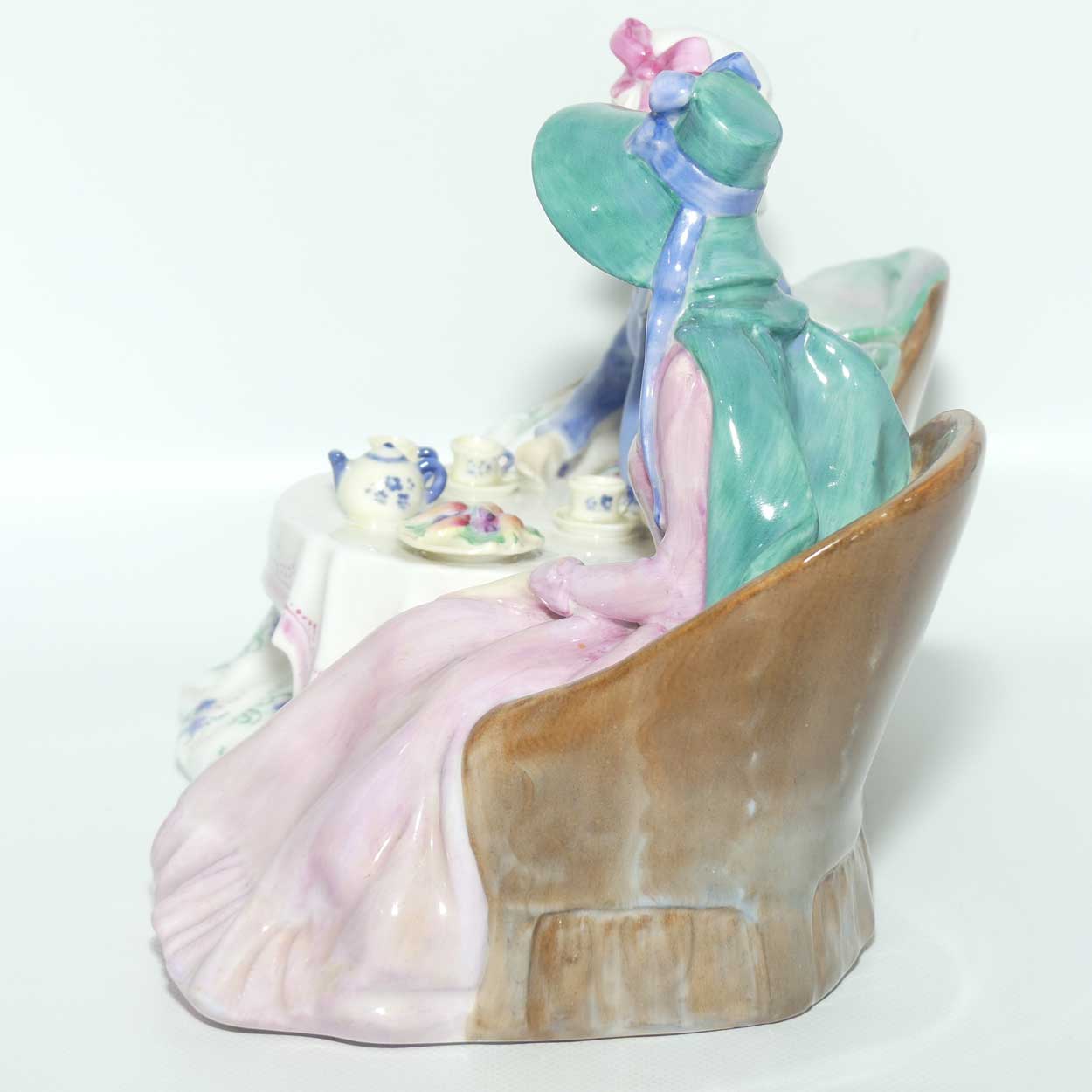 HN1747 Royal Doulton figure Afternoon Tea | early