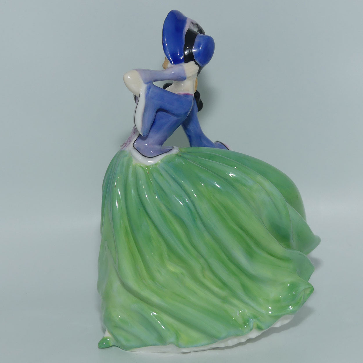 HN1913 Royal Doulton figure Autumn Breezes | Green and Blue