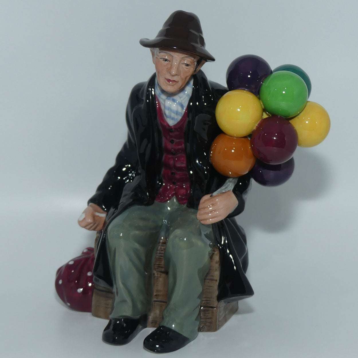 HN1954 Royal Doulton figure The Balloon Man | Green Balloon