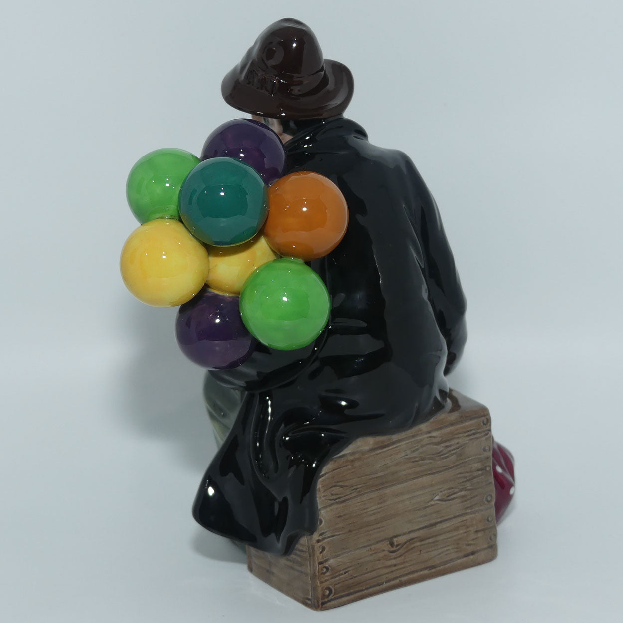 HN1954 Royal Doulton figure The Balloon Man | Green Balloon