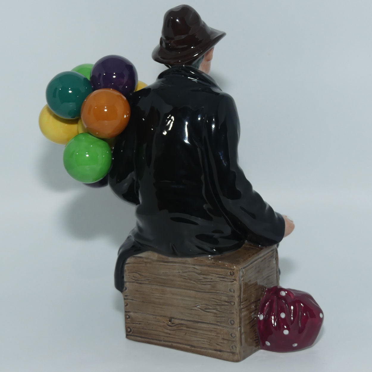 HN1954 Royal Doulton figure The Balloon Man | Green Balloon