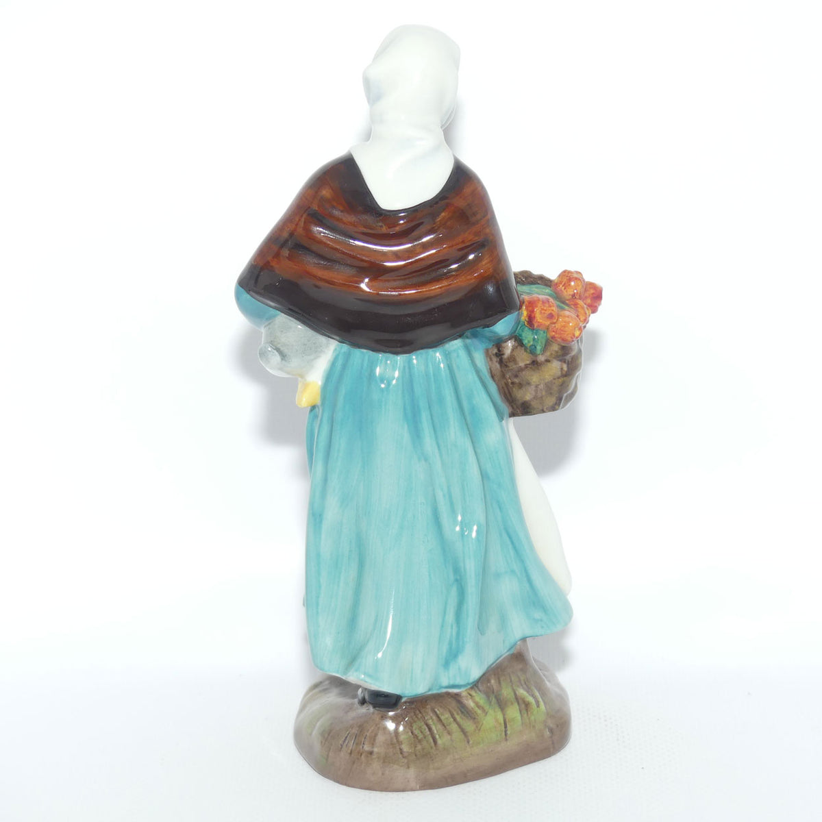 HN1991 Royal Doulton figure A Country Lass