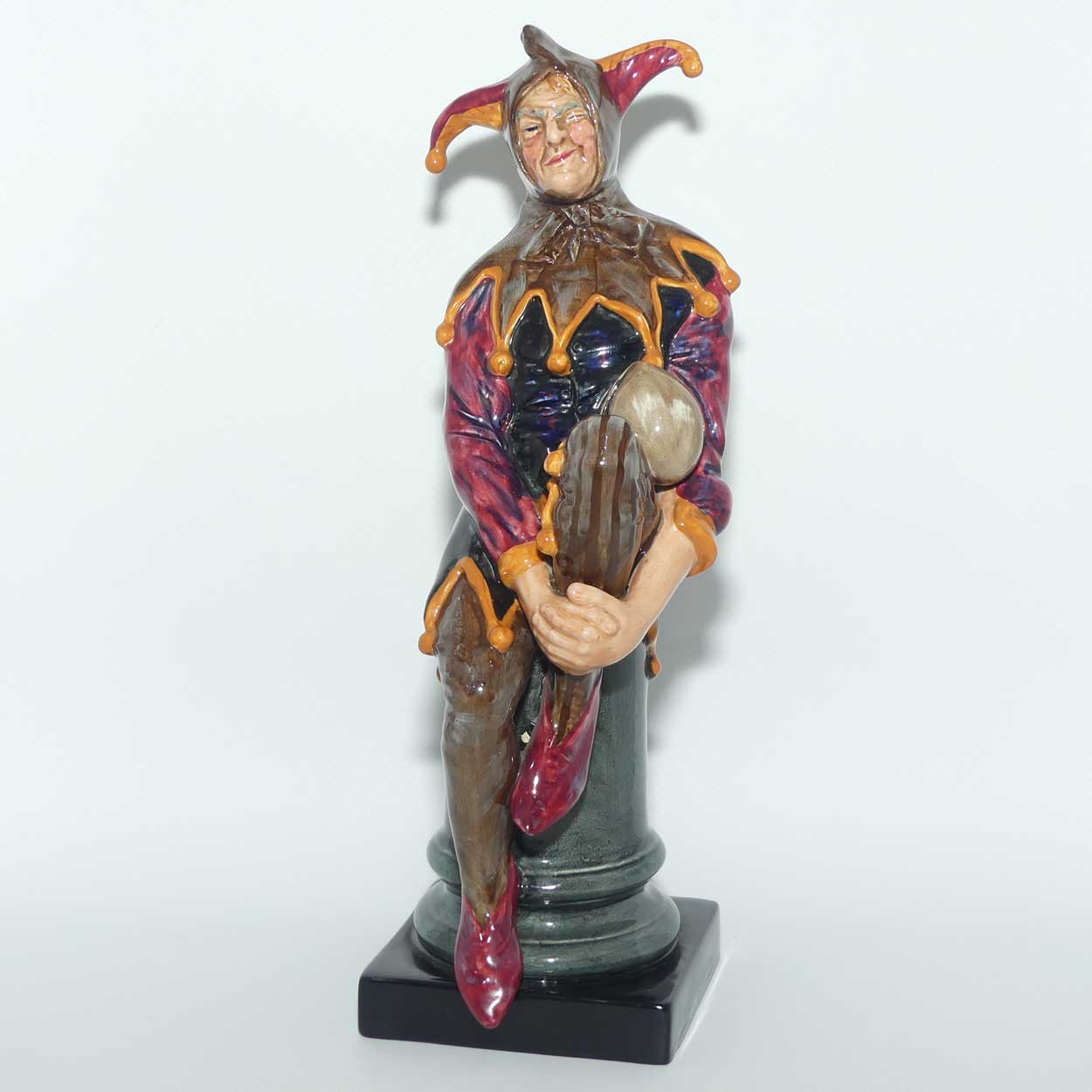 HN2016 Royal Doulton figure The Jester | 1950's era