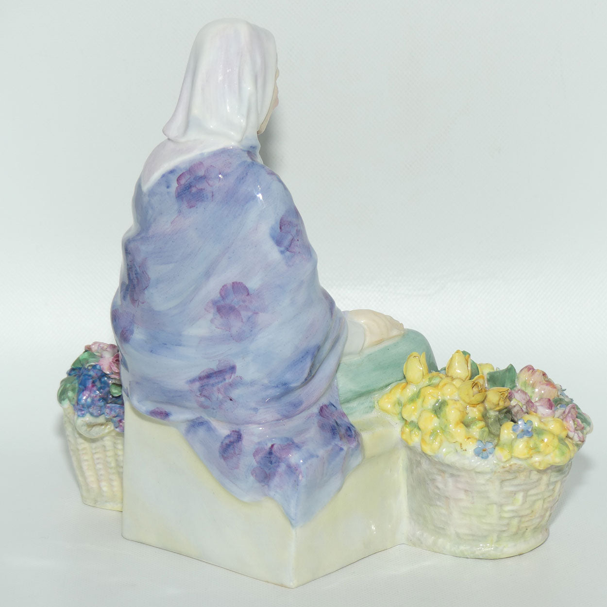 HN2031 Royal Doulton figure Granny's Heritage | #3