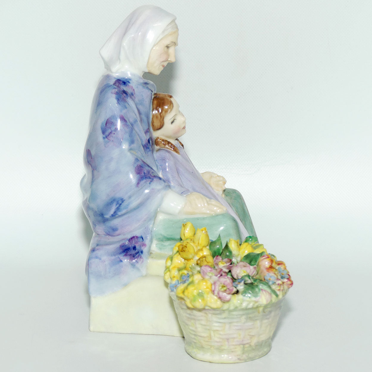 HN2031 Royal Doulton figure Granny's Heritage | #3