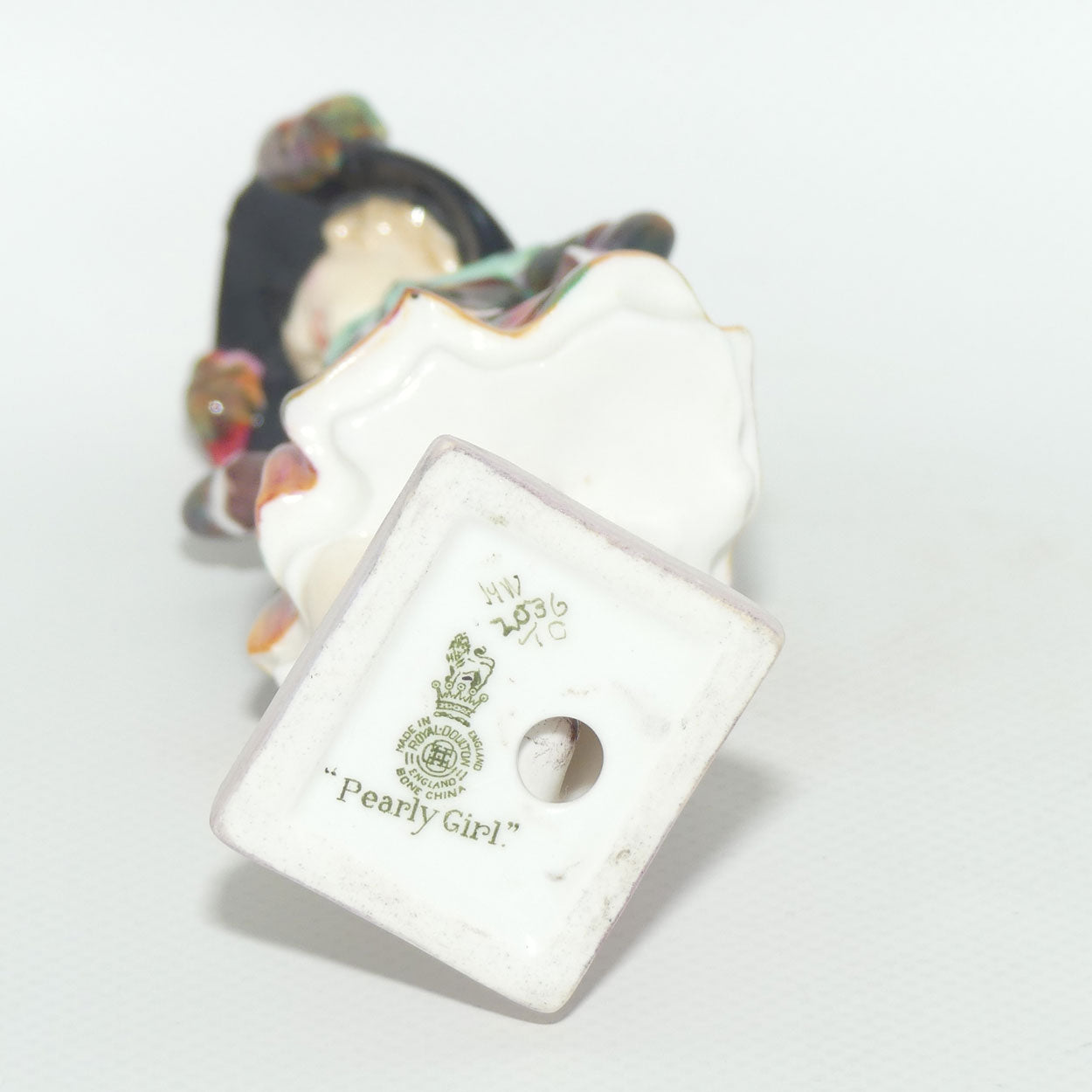 HN2036 Royal Doulton figure Pearly Girl | #2