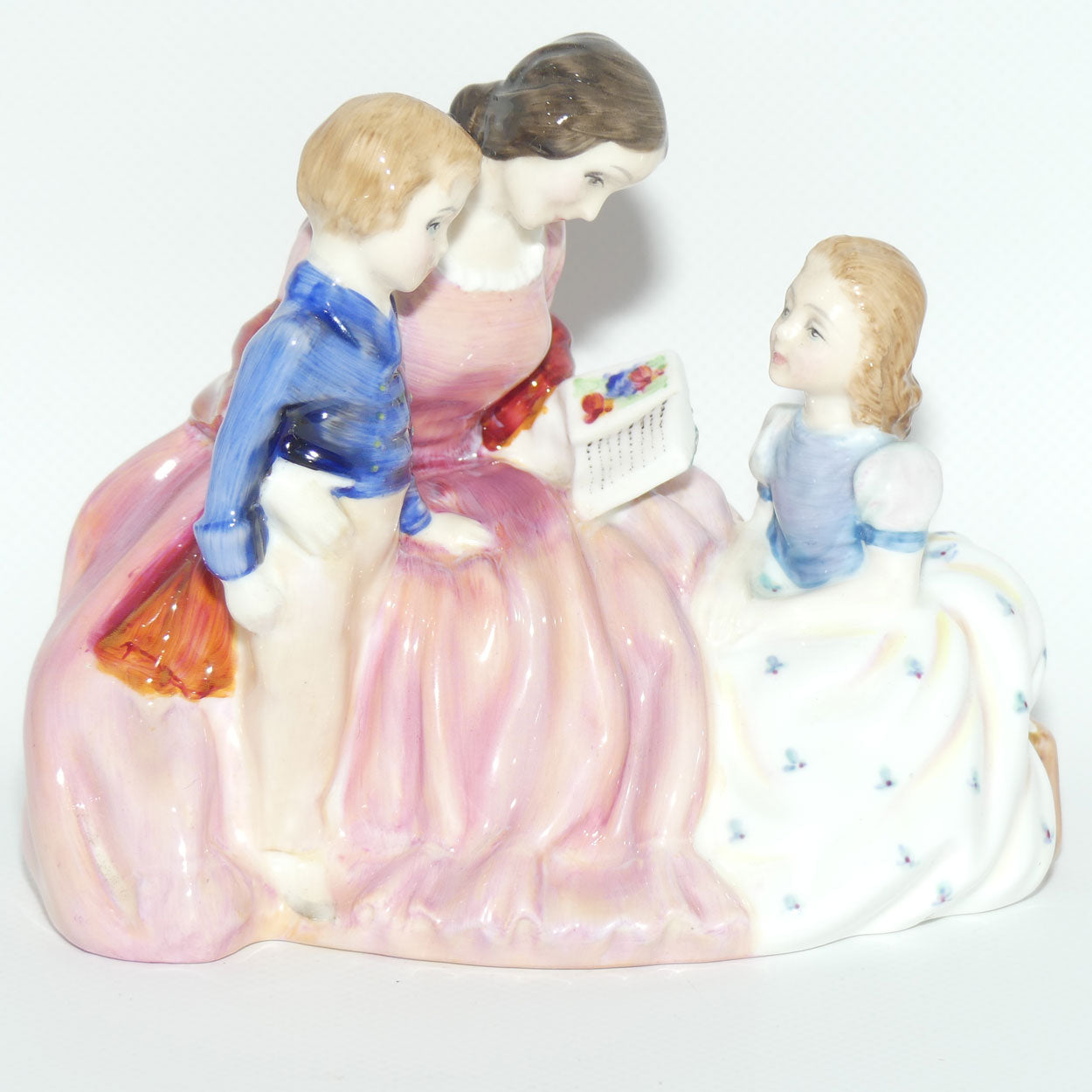 HN2059 Royal Doulton figure Bedtime Story | later version