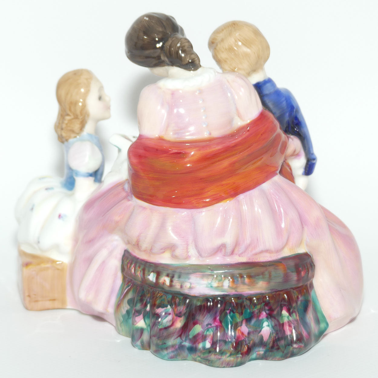 HN2059 Royal Doulton figure Bedtime Story | later version