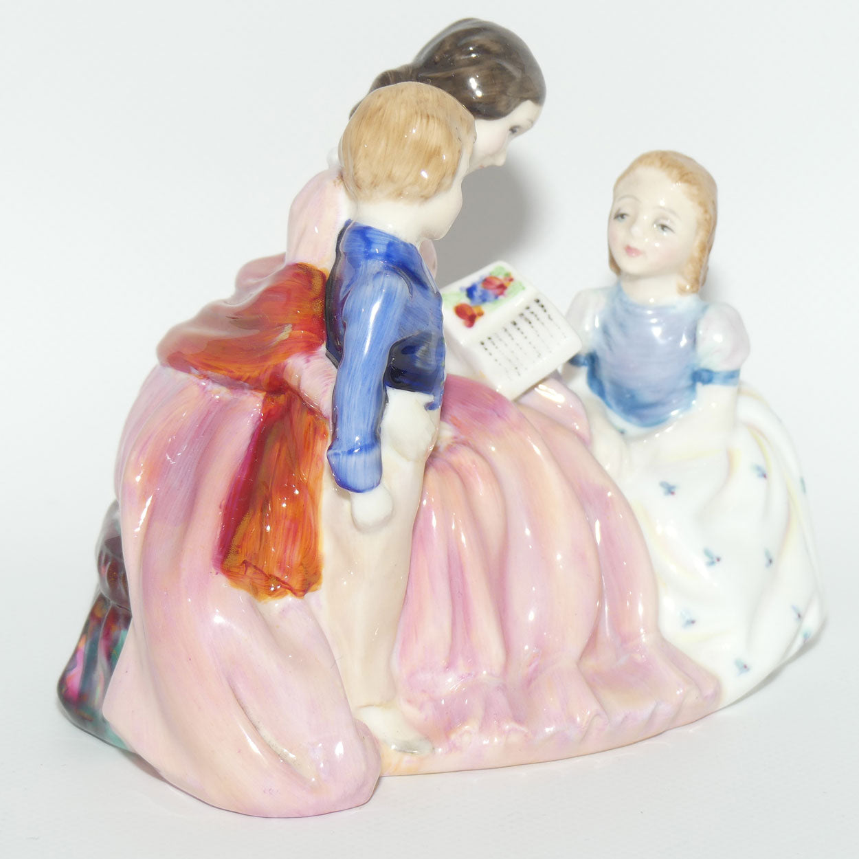 HN2059 Royal Doulton figure Bedtime Story | later version