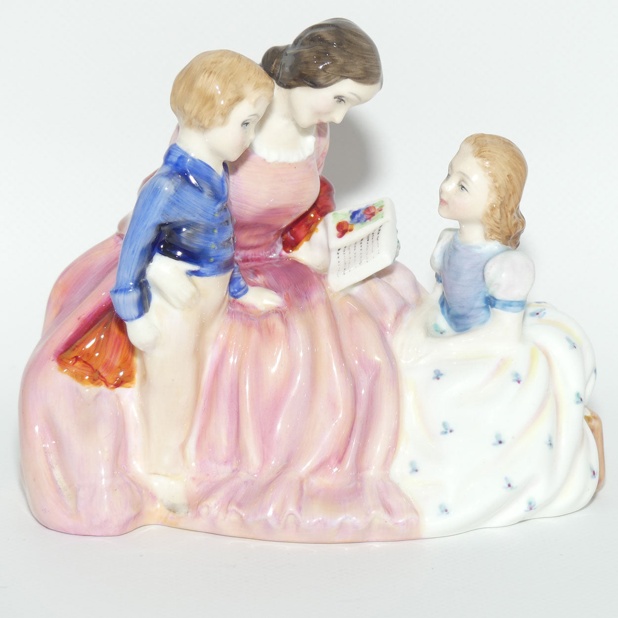 HN2059 Royal Doulton figure Bedtime Story | later version