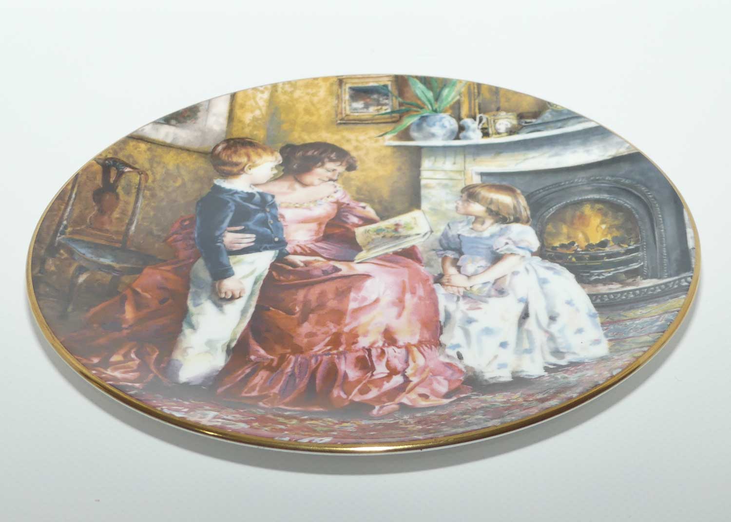 HN2059 Royal Doulton figure Bedtime Story | Companion plate