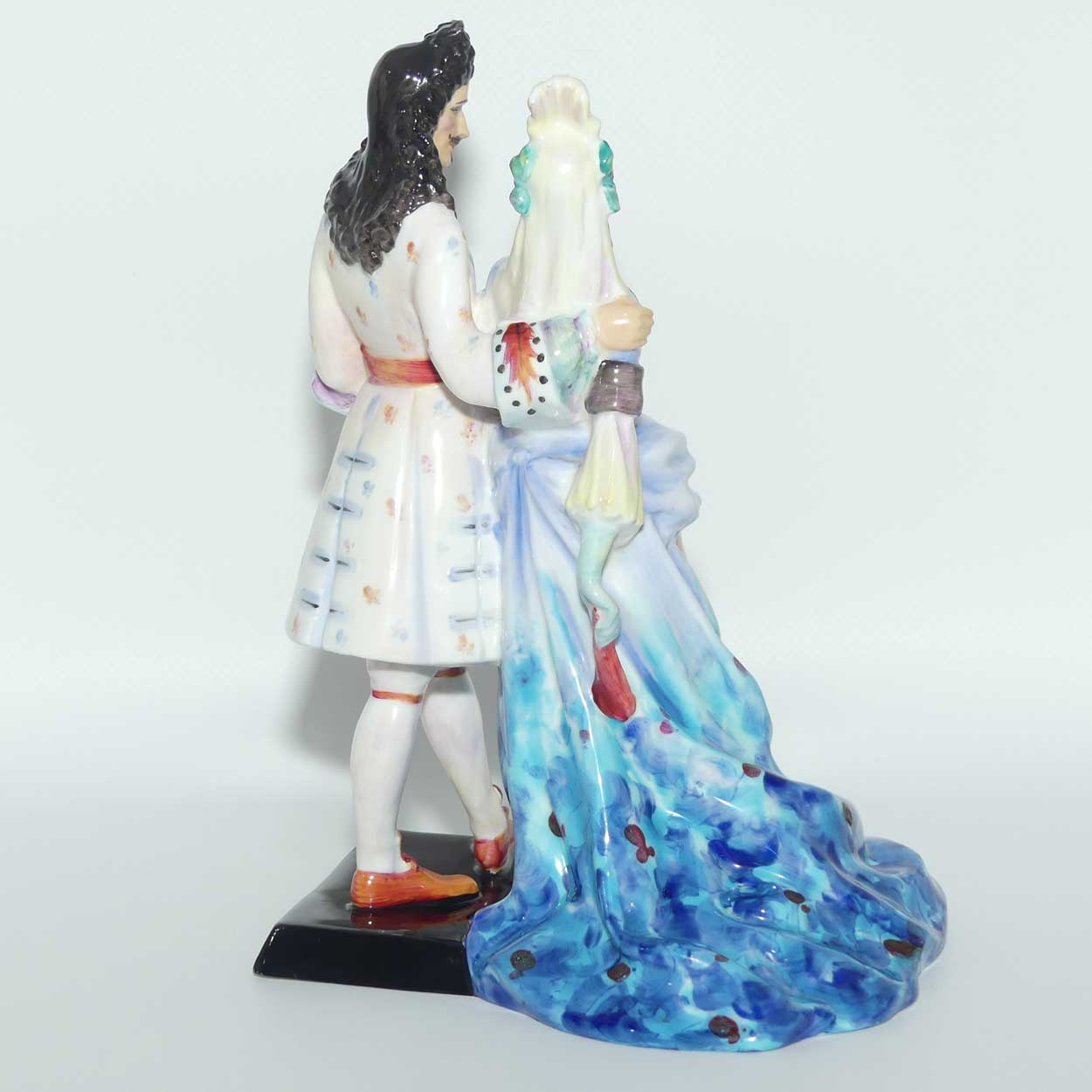 HN2076 Royal Doulton figure Promenade