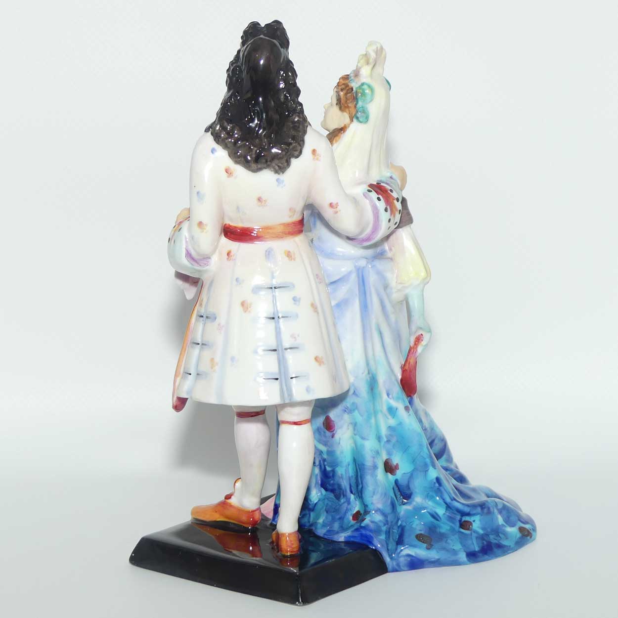 HN2076 Royal Doulton figure Promenade