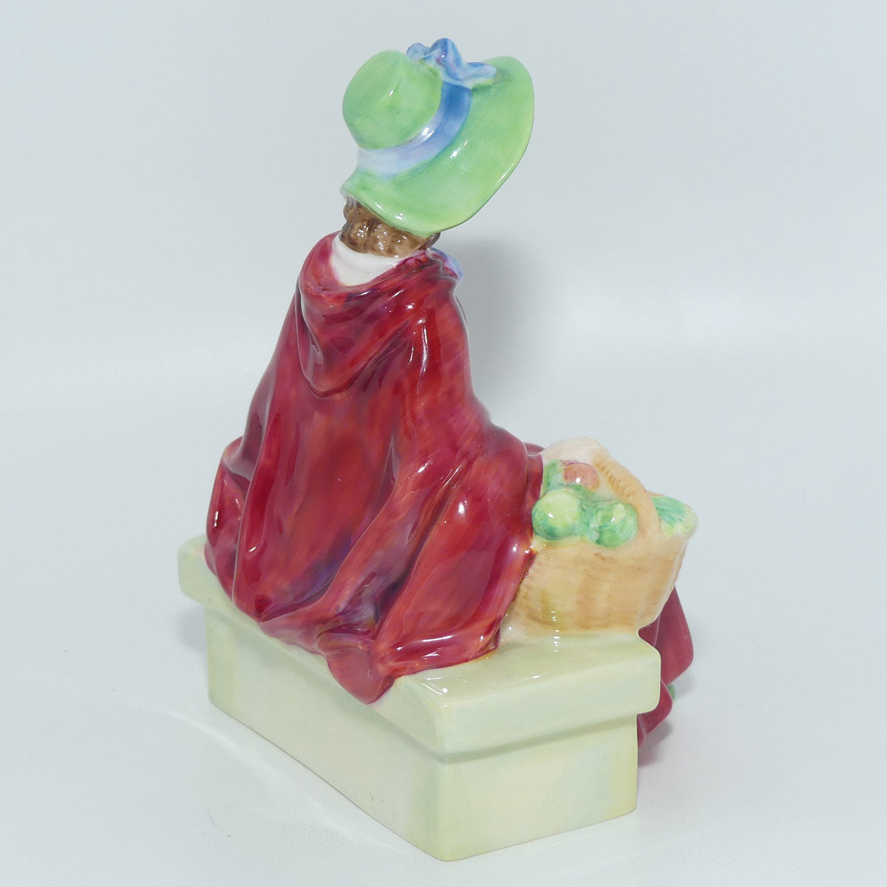 HN2106 Royal Doulton figure Linda | early version