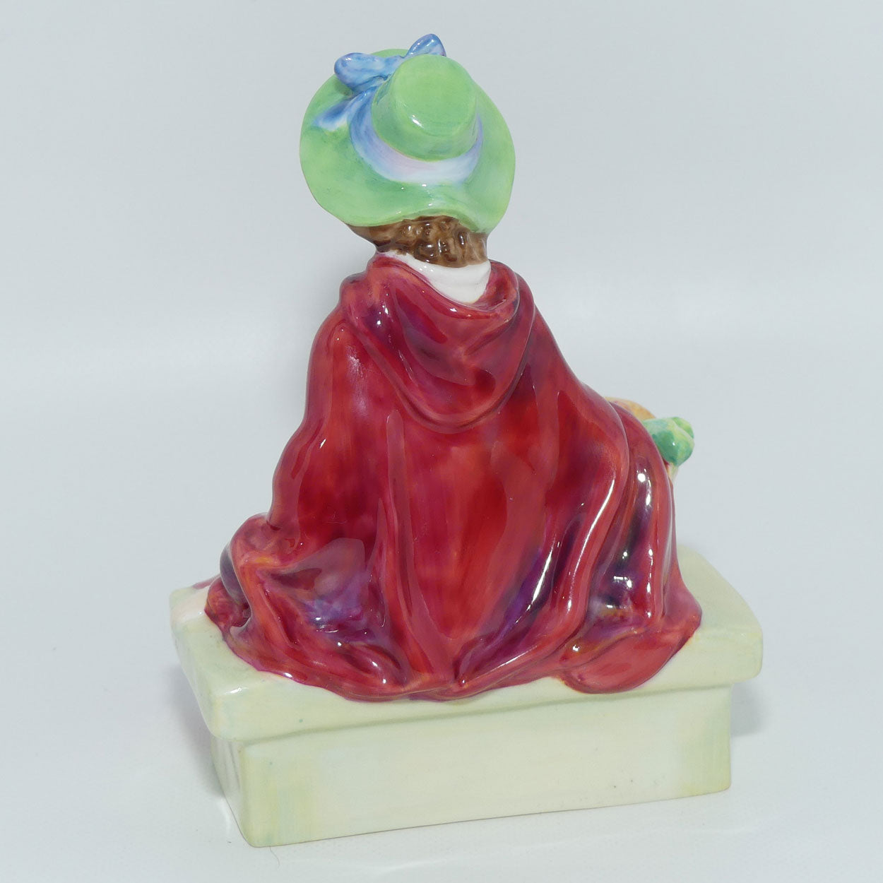 HN2106 Royal Doulton figure Linda | early version