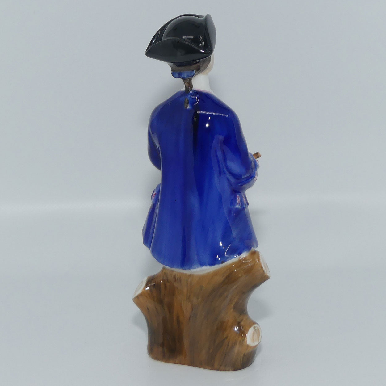 HN2183 Royal Doulton figurine Boy from Williamsburg