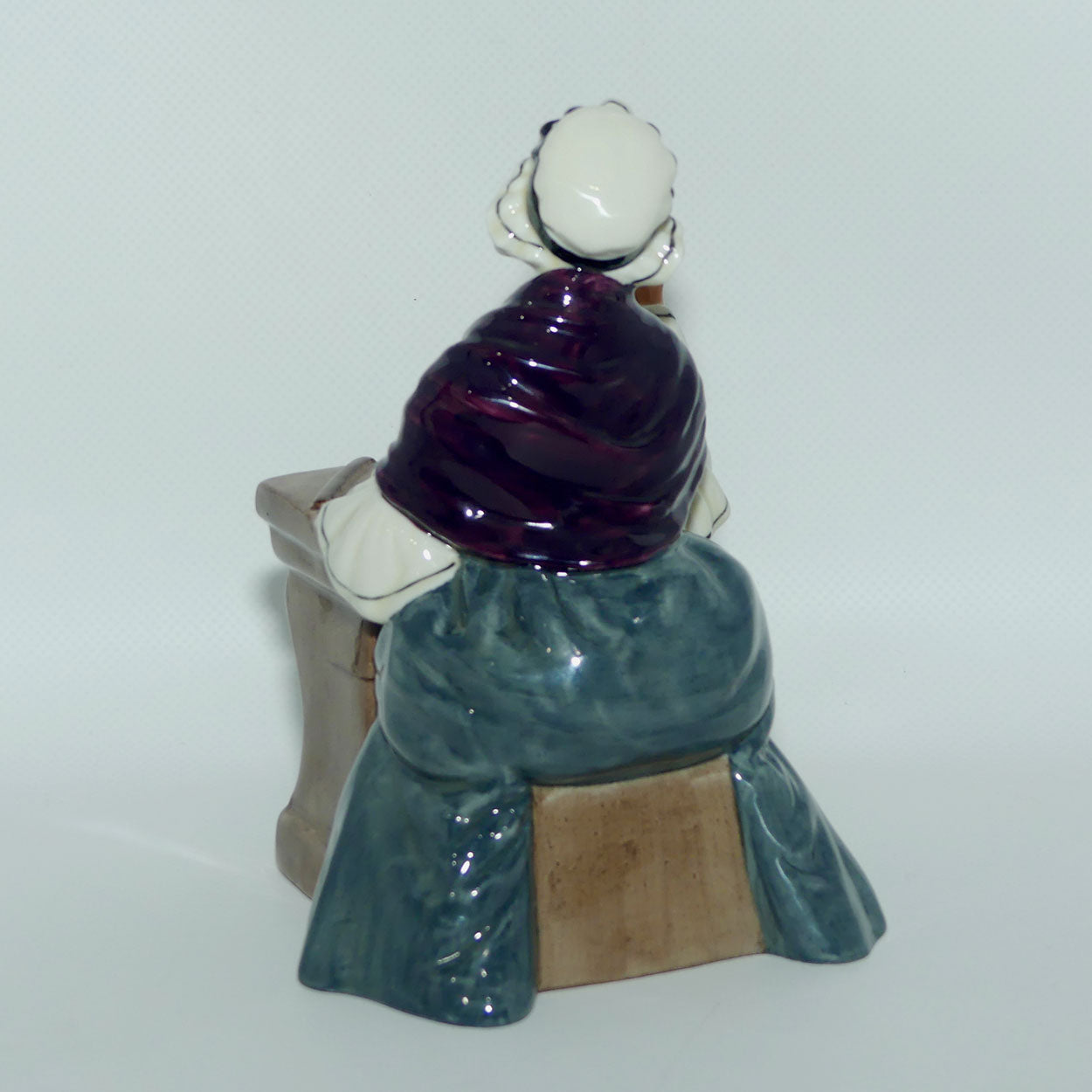 HN2223 Royal Doulton figure Schoolmarm | early version