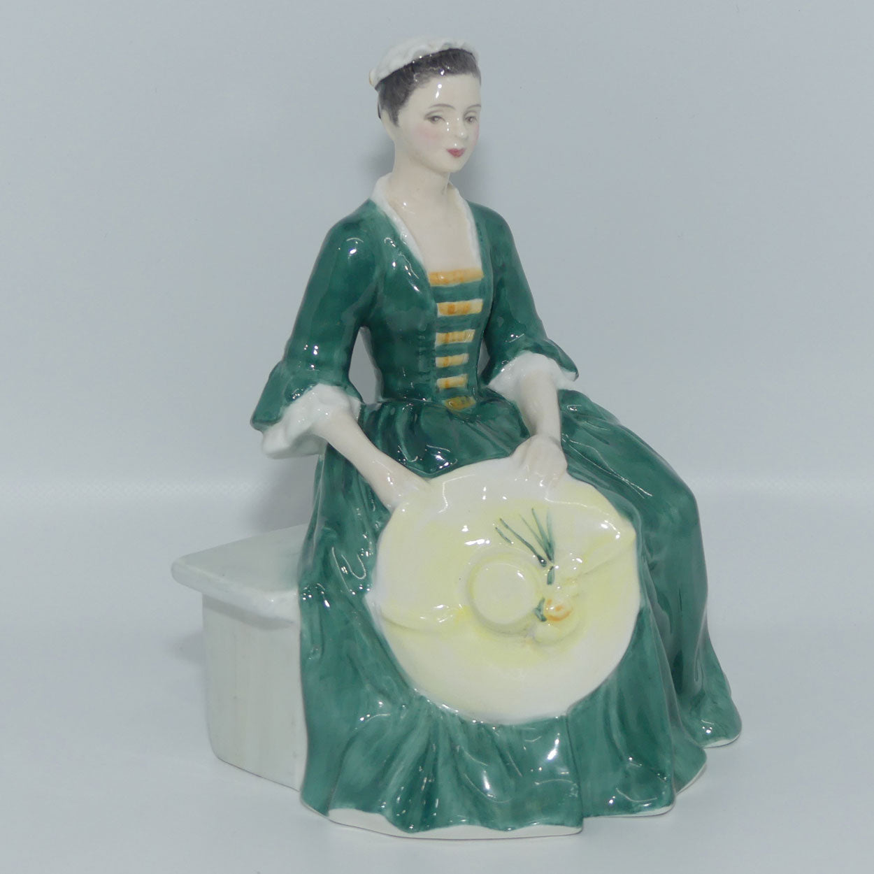 HN2228 Royal Doulton figurine Lady from Williamsburg