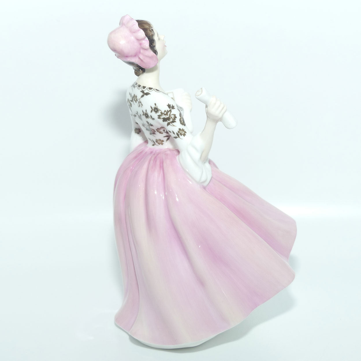 HN2266 Royal Doulton figurine Ballad Seller | Pretty Ladies Figurines