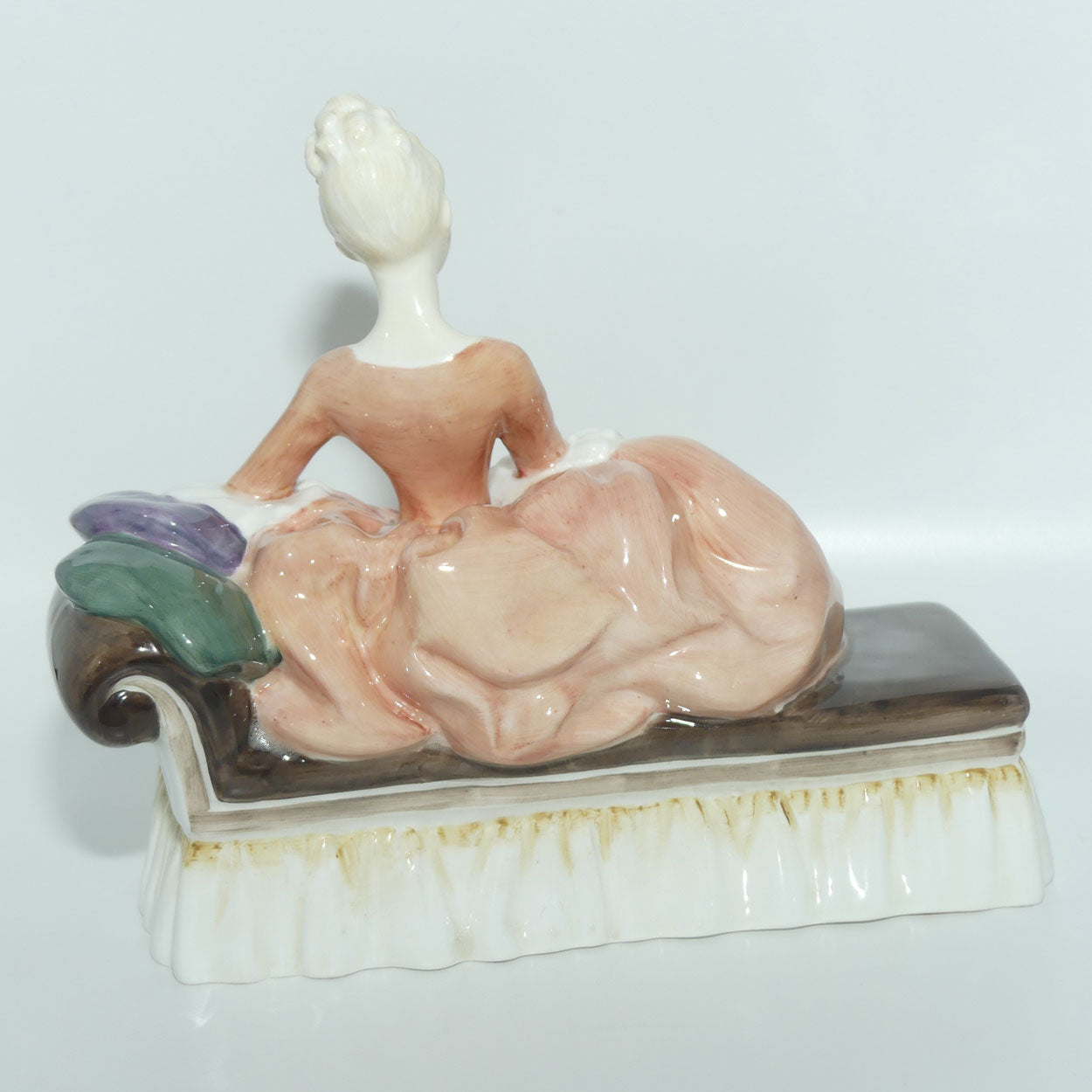 HN2306 Royal Doulton figurine Reverie | Pretty Ladies Figurines