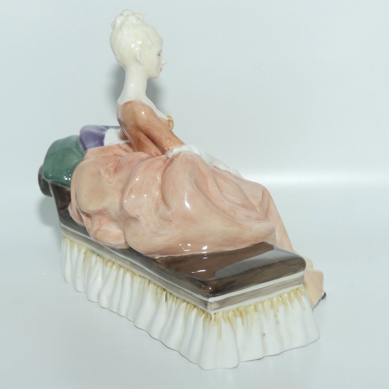 HN2306 Royal Doulton figurine Reverie | Pretty Ladies Figurines