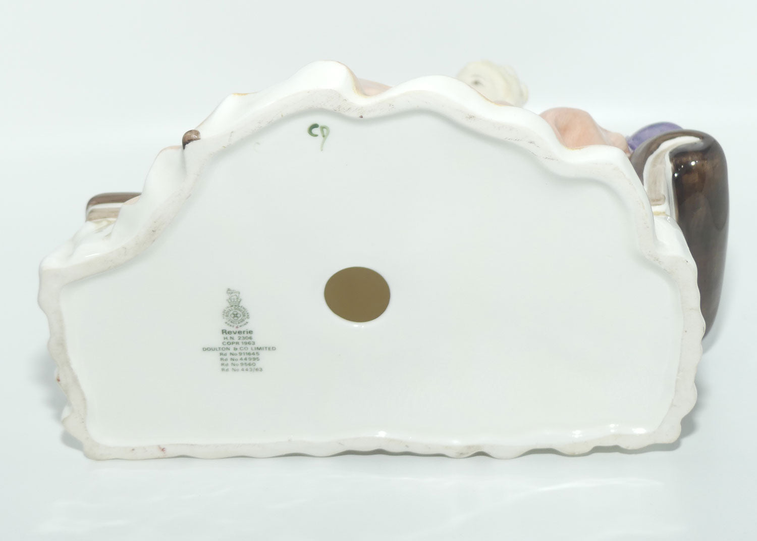 HN2306 Royal Doulton figurine Reverie | Pretty Ladies Figurines