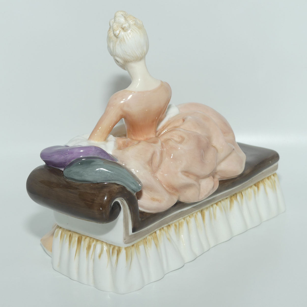 HN2306 Royal Doulton figurine Reverie | Pretty Ladies Figurines