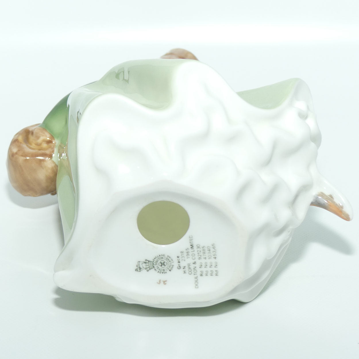 HN2318 Royal Doulton figurine Grace | Pretty Ladies Figurines