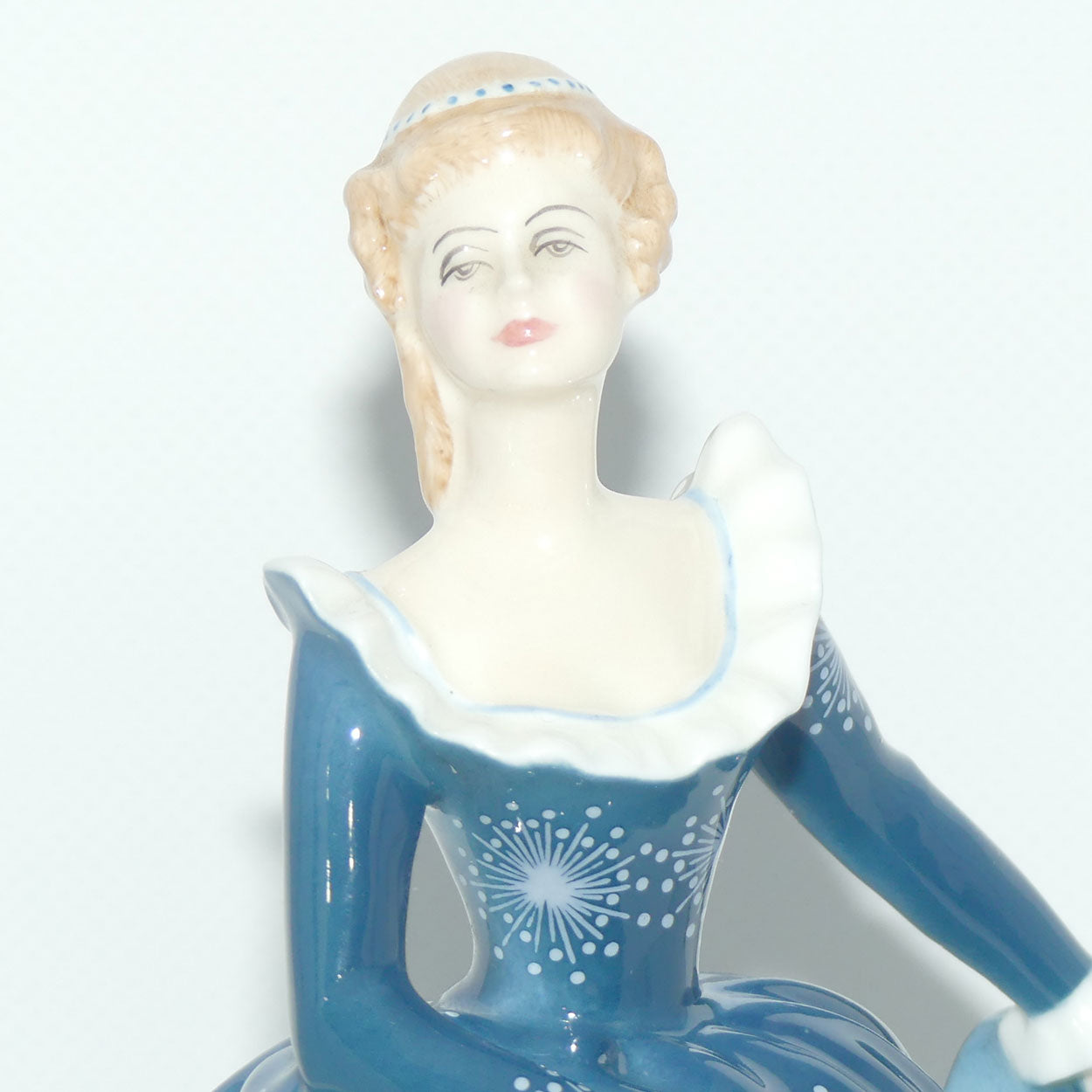 HN2334 Royal Doulton figure Fragrance | Blue