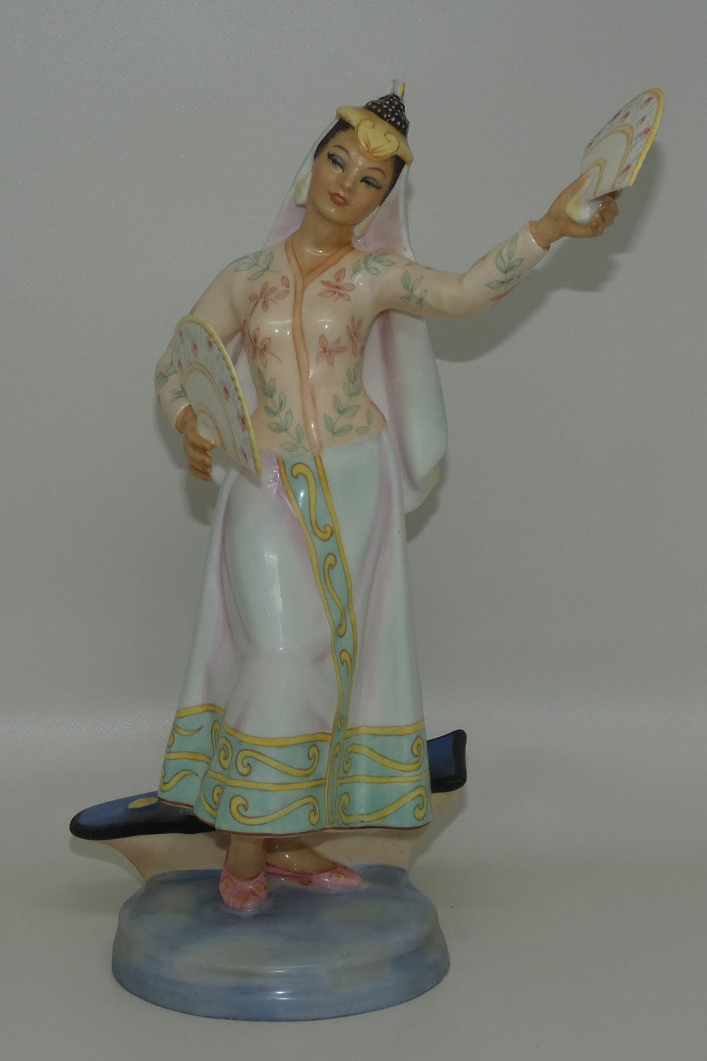 hn2839-royal-doulton-figure-philippine-dancer