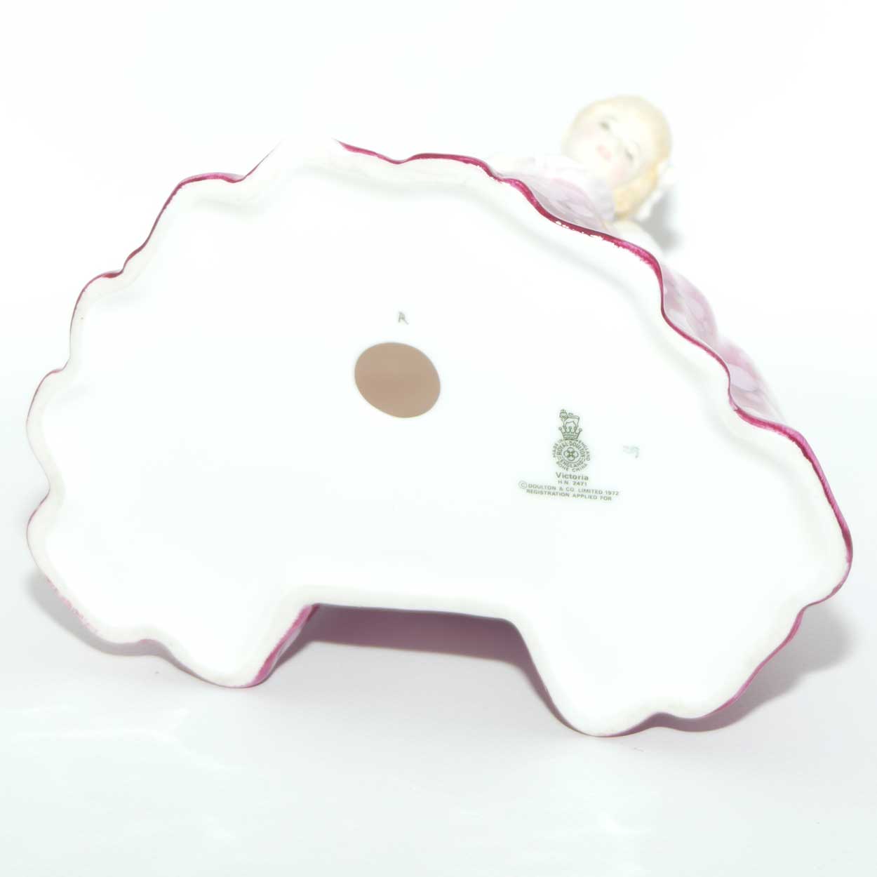 HN2471 Royal Doulton figure Victoria