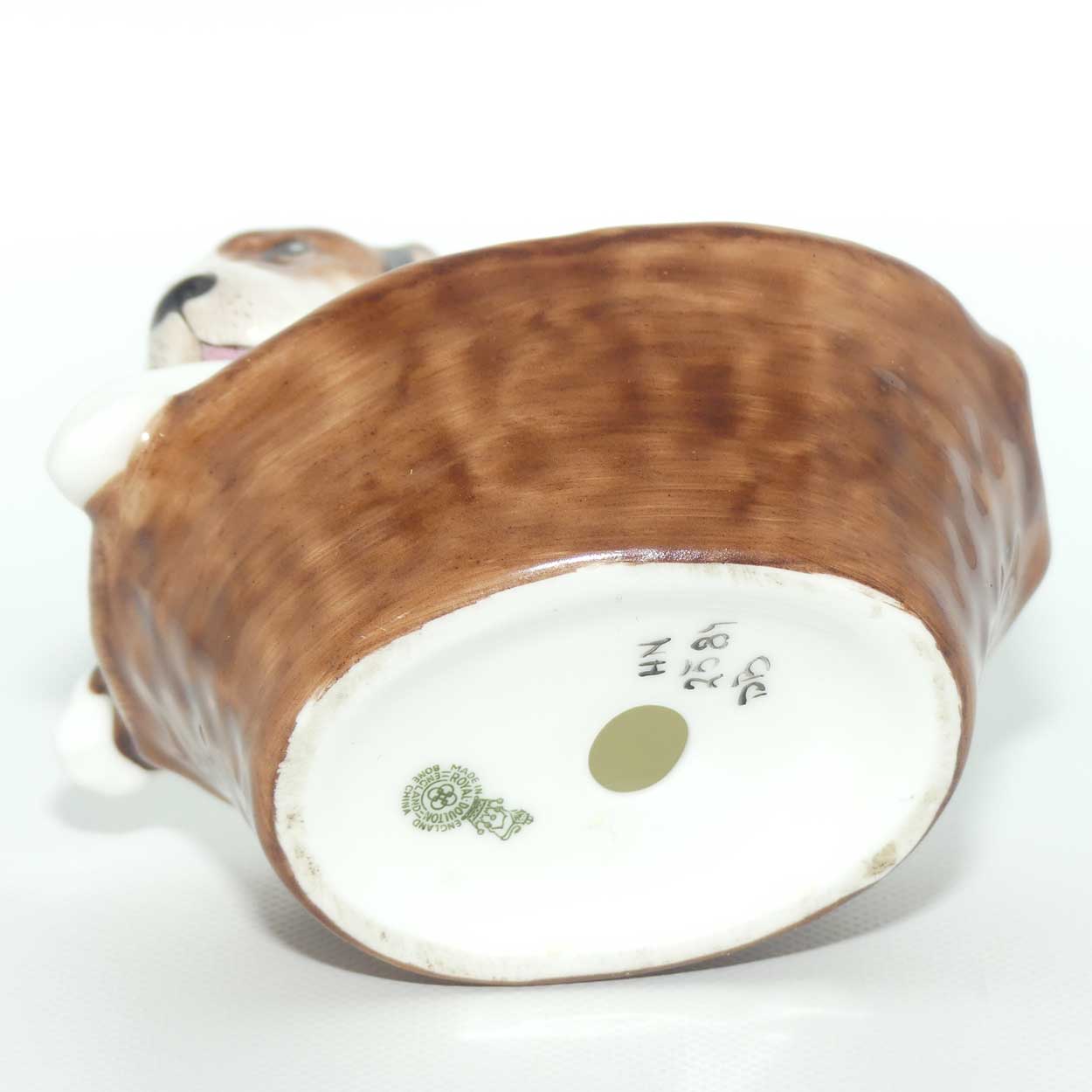 HN2587 Royal Doulton Terrier Sitting in Basket | #2