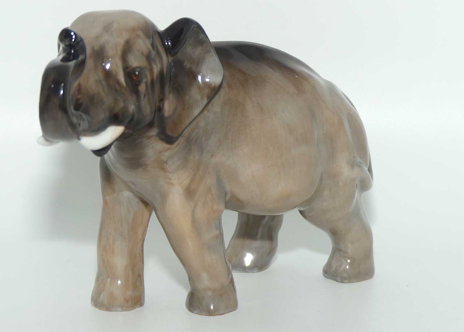 HN2644 Royal Doulton Elephant Trunk in Salute (Grey)