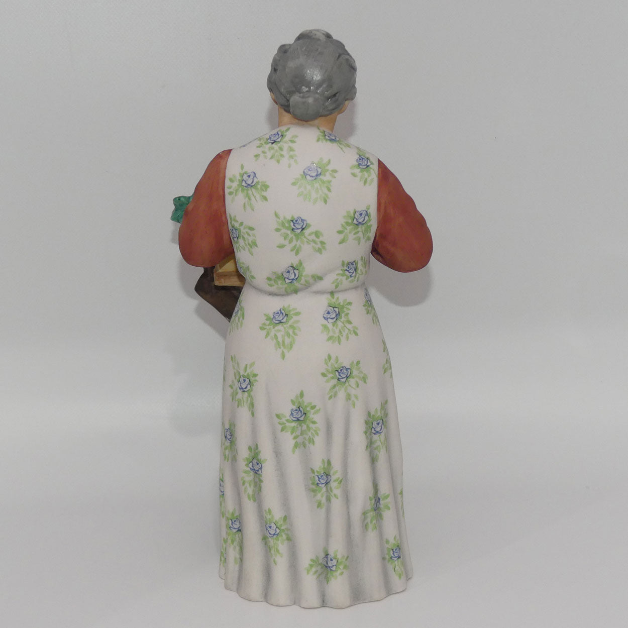 hn2671-royal-doulton-figure-good-morning