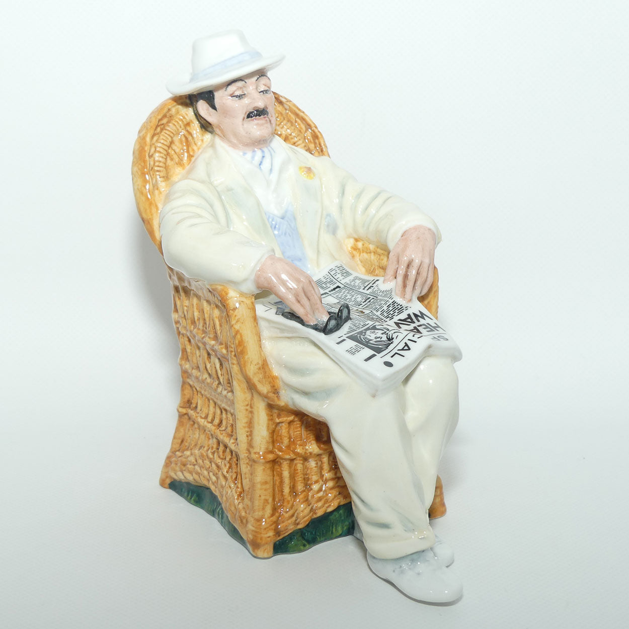 HN2680 Royal Doulton figure Taking Things Easy | Cream