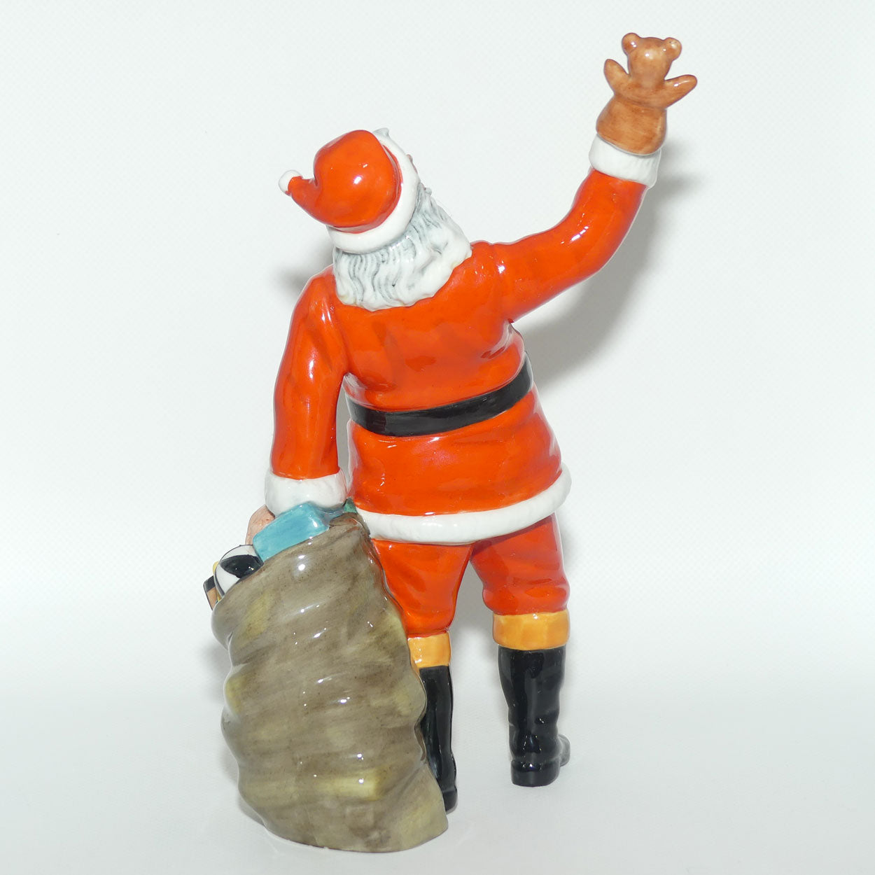 HN2725 Royal Doulton figure Santa Claus