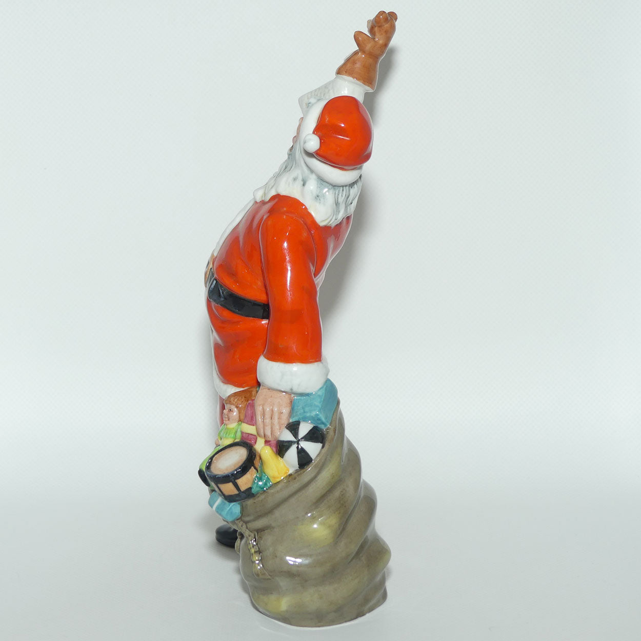HN2725 Royal Doulton figure Santa Claus