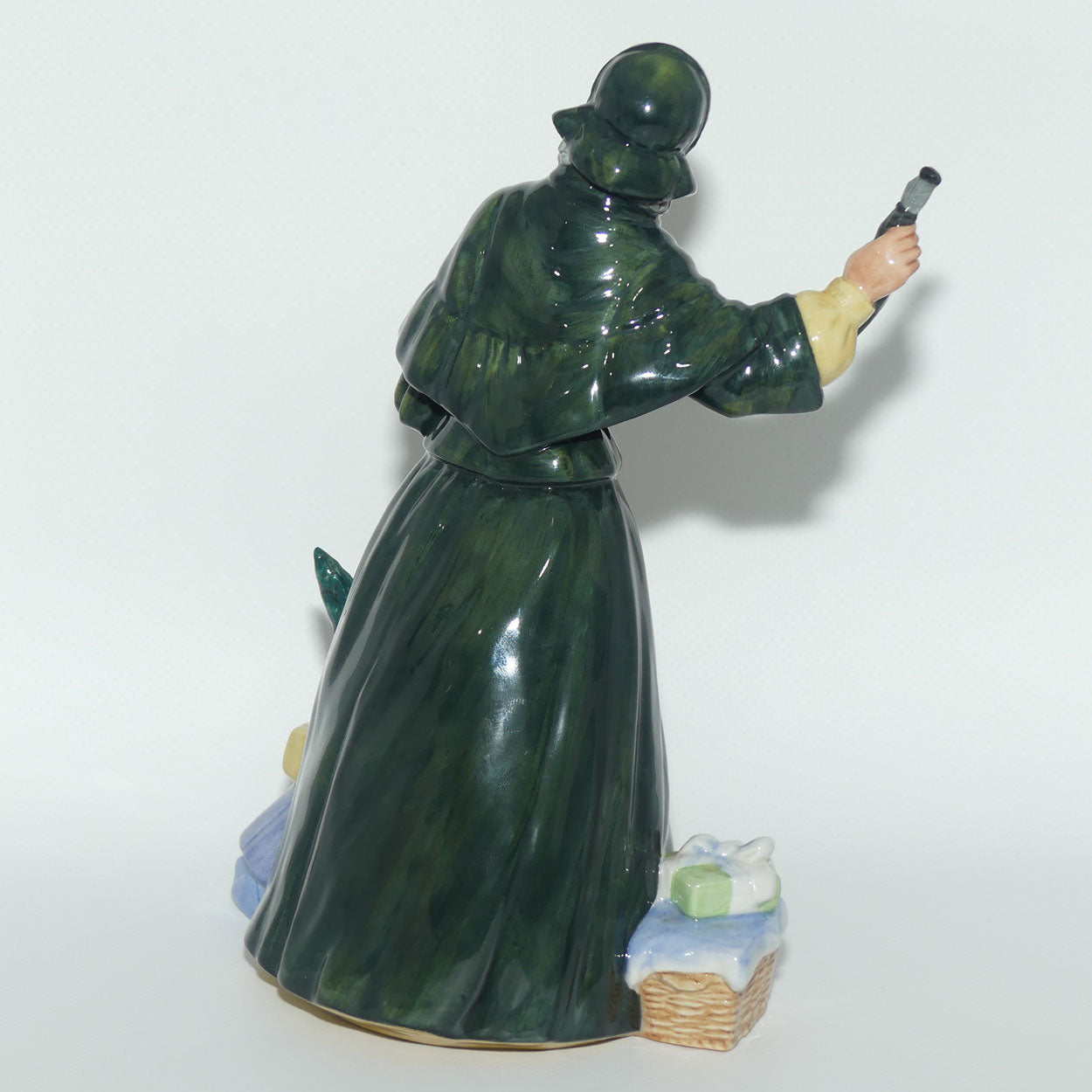 HN2851 Royal Doulton figure Christmas Parcels #1